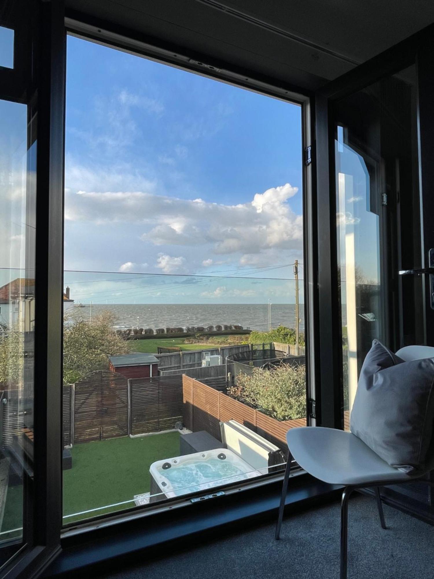Broadway Beach Home With Hot Tub Herne Bay Dış mekan fotoğraf