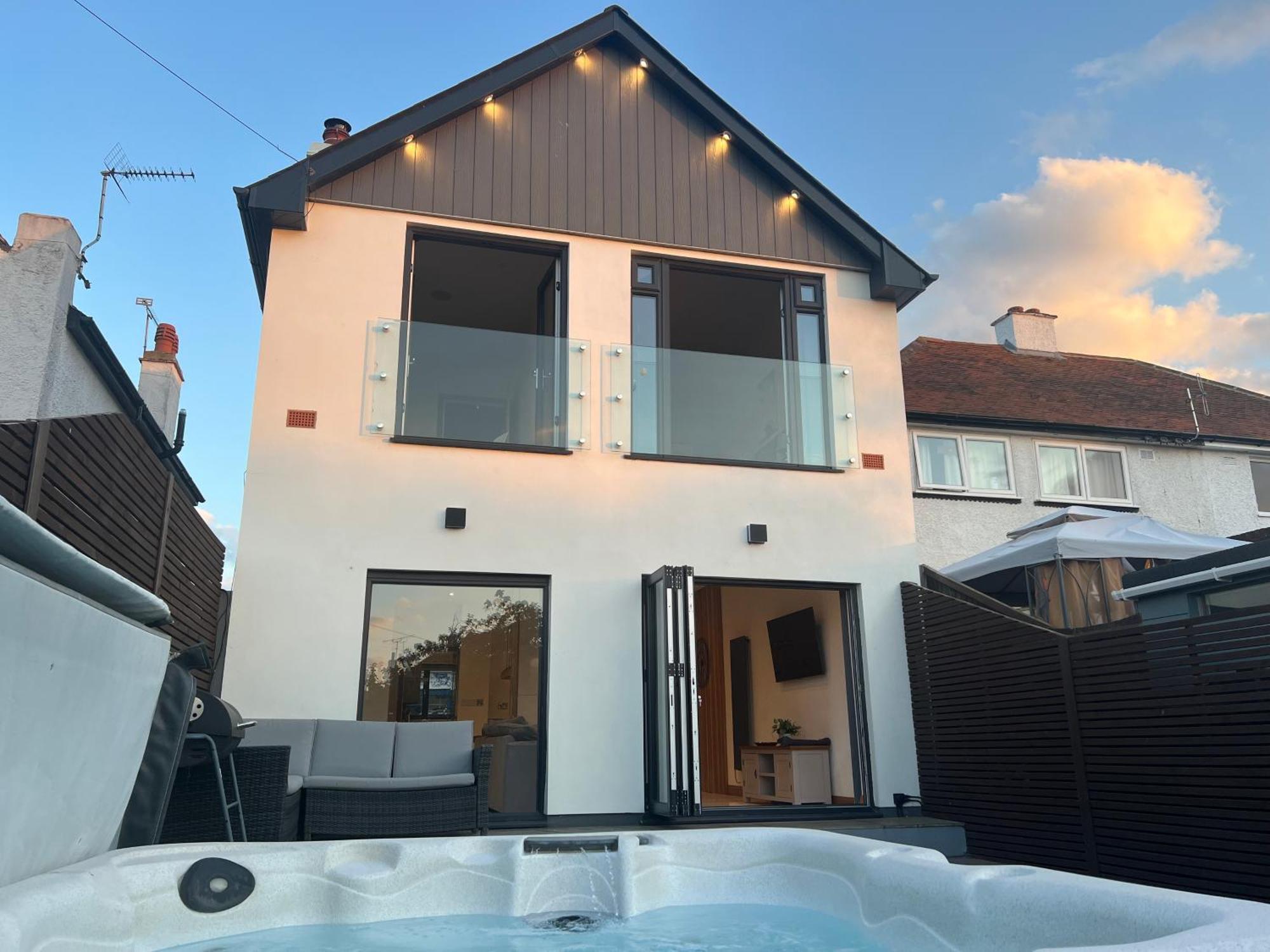 Broadway Beach Home With Hot Tub Herne Bay Dış mekan fotoğraf